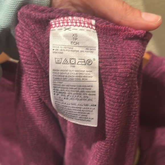 Old Navy woman's  Long Sleeve Top in Rich Purple - Picture 8 of 9